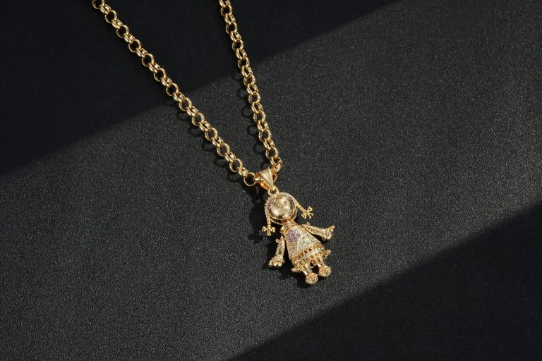 Gold Ragdoll Necklace – Traditional Craftsmanship Meets Modern Style