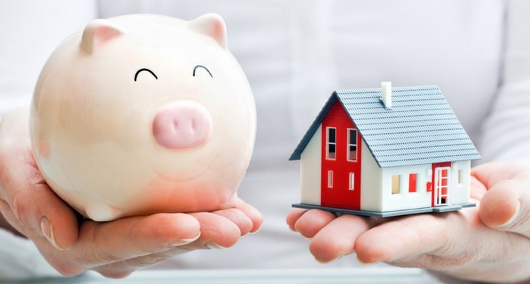 How a Real Estate Lawyer Ensures Smooth Property Transactions