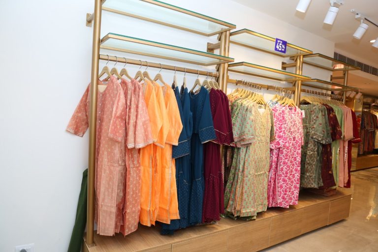 Clothing Store IttyBitty Closet – Shop Pre-Loved and Sustainable Styles