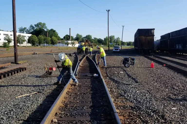 Rail Contractor Canada: Driving Innovation in Railway Construction